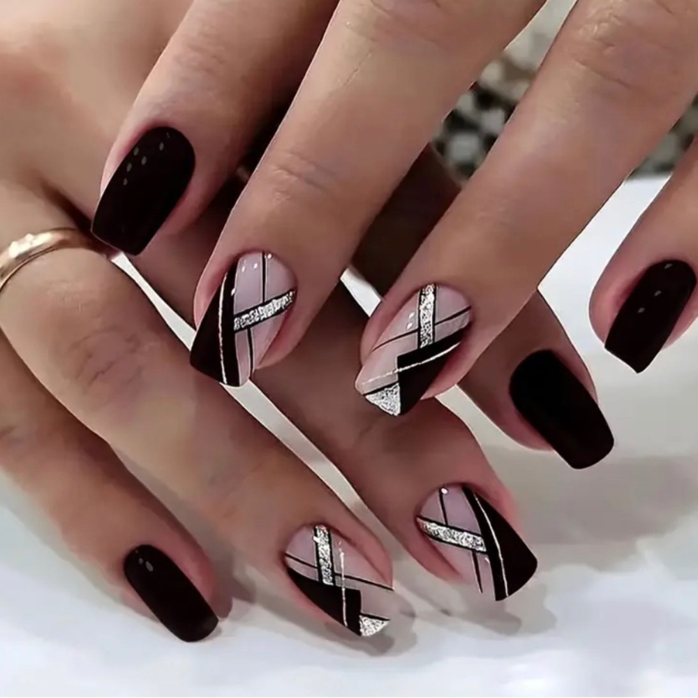 Elegant Black and Pink Press-On Nails